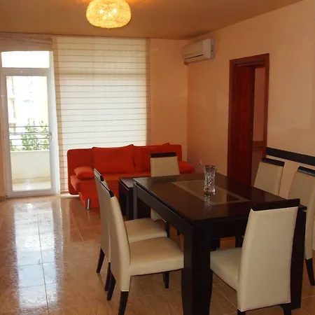 Stylish Two Bedroom * סאני ביץ'