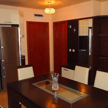Stylish Two Bedroom סאני ביץ'